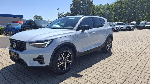 Volvo XC40 2.0 [B3] Mhev Plus Dark DCT Kszletr...